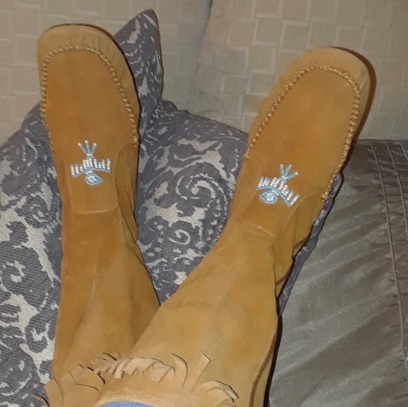 Size 8 calf moccasin suede kitten heel booties - Picture 10 of 13